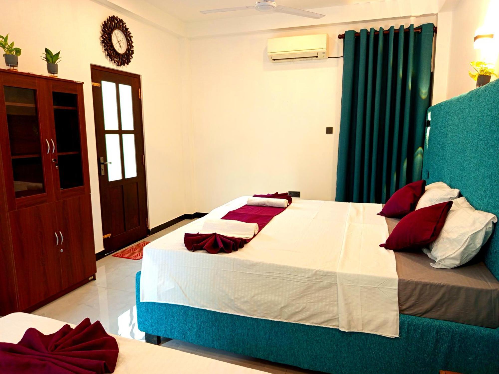 Olu Bunk Apartment Dickwella Exterior photo