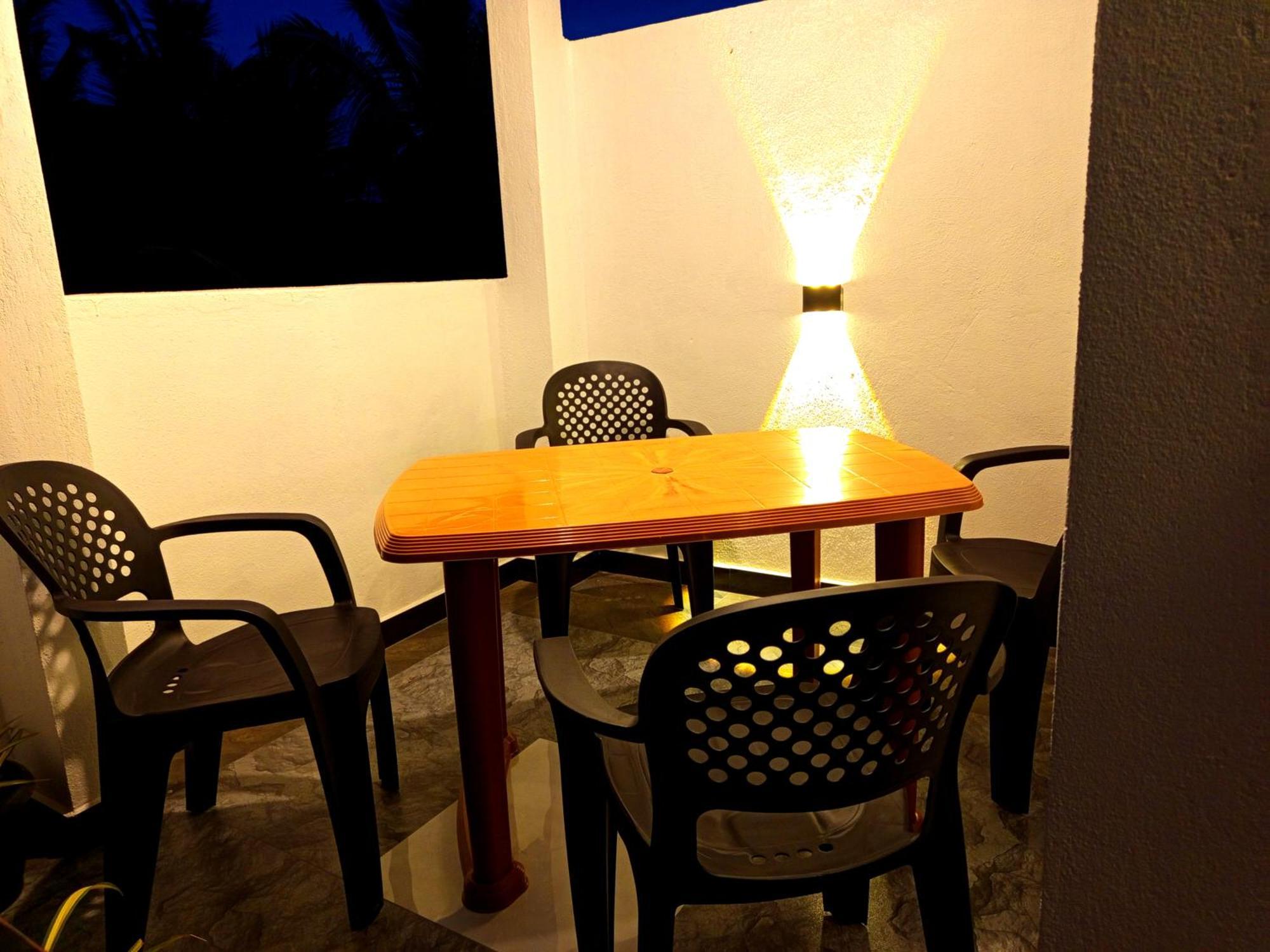 Olu Bunk Apartment Dickwella Exterior photo